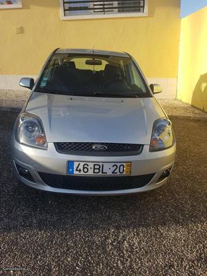 Ford Fiesta mk5 Março/06 - à venda - Ligeiros Passageiros,