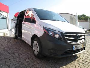 Mercedes-Benz Vito tourer 111 bluetec Junho/16 - à venda -