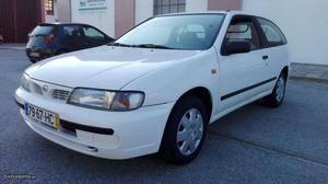 Nissan Almera 3 portas Setembro/96 - à venda - Ligeiros