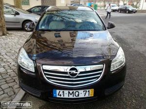 Opel Insignia SpTourer 1.4 T Janeiro/12 - à venda -