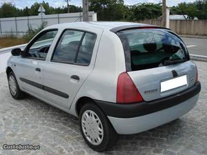 Renault Clio 1.2 RXE Março/00 - à venda - Ligeiros