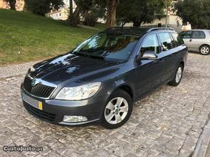 Skoda Octavia Break 1.6 TDi DSG Outubro/11 - à venda -