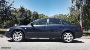 VW Passat 1.9 tdi Nacional Abril/98 - à venda - Ligeiros