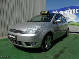 Ford Fiesta 1.2 C/ AC + EXTRAS Abril/04 - à venda -