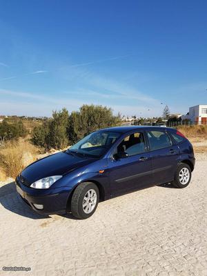 Ford Focus F Março/02 - à venda - Ligeiros Passageiros,