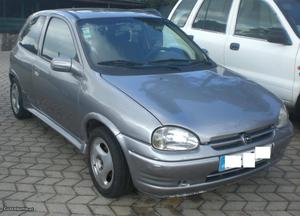 Opel Corsa 1.4 Junho/94 - à venda - Ligeiros Passageiros,