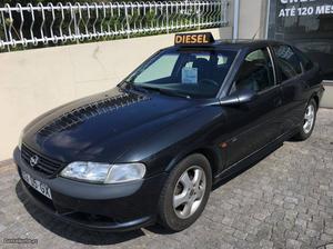Opel Vectra CD 1.7 isuzu Maio/96 - à venda - Ligeiros