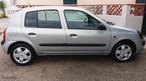 Renault Clio 1.2 Outubro/02 - à venda - Ligeiros