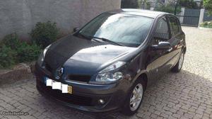 Renault Clio vDynamiqueLuxe Abril/06 - à venda -