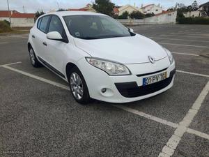 Renault Mégane III 1.5 DCi 5P AC Maio/11 - à venda -