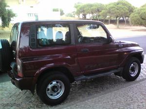 SsangYong Korando 2.3 tdi Dezembro/98 - à venda - Ligeiros