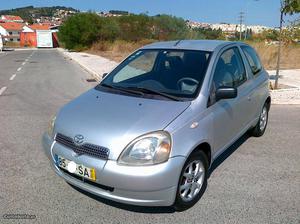 Toyota Yaris 1.0 VVT-i Julho/01 - à venda - Ligeiros