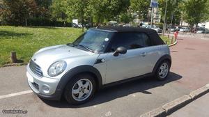 MINI One 1.6i CABRIO Dezembro/11 - à venda - Descapotável