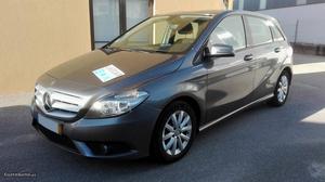 Mercedes-Benz B 180 BlueEfficiency Fevereiro/12 - à venda -