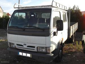 Nissan Cabstar  Janeiro/06 - à venda - Comerciais /