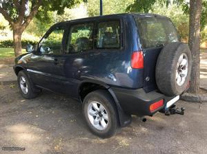 Nissan Terrano 2.7 A.C Dezembro/95 - à venda - Ligeiros