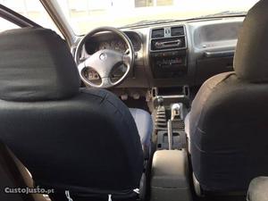 Nissan Terrano 2.7 Novembro/96 - à venda - Pick-up/