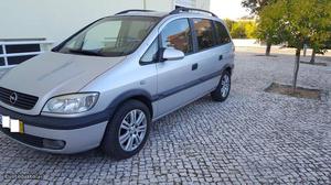 Opel Zafira 2.0 DTi 7 LUGARES Julho/02 - à venda - Ligeiros