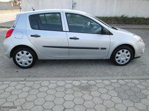 Renault Clio 1,5 DCI /C/NOVO Abril/12 - à venda - Ligeiros