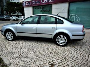 VW Passat km C/NOVO Setembro/03 - à venda - Ligeiros