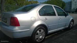 VW Bora 1.9 tdi highline Fevereiro/99 - à venda - Ligeiros