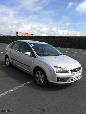 Ford Focus 1.4cc DA3 Janeiro/05 - à venda - Ligeiros