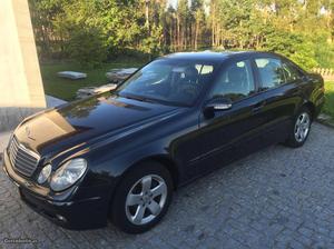 Mercedes-Benz E 220 Avandard Junho/02 - à venda - Ligeiros