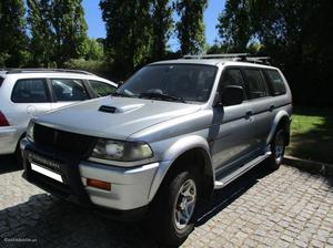 Mitsubishi Pajero SportWagon TD 4x4 Agosto/99 - à venda -