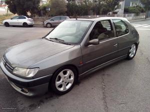 Peugeot  GTI S cv Abril/94 - à venda -