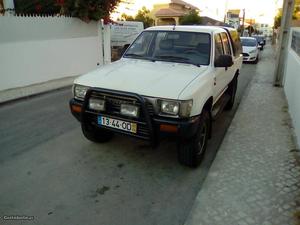 Toyota HiAce 4x4 Março/90 - à venda - Pick-up/