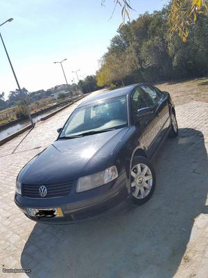 VW Passat 1.9 Tdi Abril/97 - à venda - Ligeiros