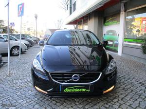 Volvo V40 D2 Momentum Março/15 - à venda - Ligeiros