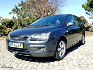 Ford Focus 1.6 TDCi Sport Outubro/05 - à venda - Ligeiros