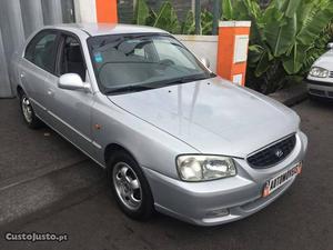 Hyundai Accent 1.5 CRDI Maio/03 - à venda - Ligeiros