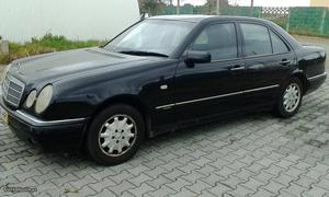 Mercedes-Benz E 290 E290TD - Elegance Dezembro/96 - à venda