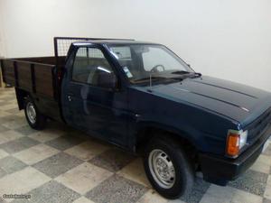 Nissan Pick Up Diesel 3 lugares Agosto/86 - à venda -