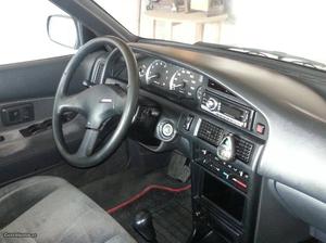 Toyota Corolla lb Março/89 - à venda - Ligeiros