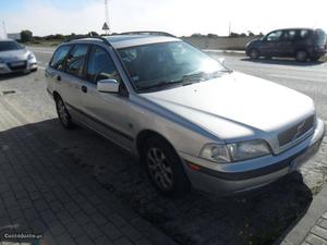 Volvo V40 confort Setembro/99 - à venda - Ligeiros