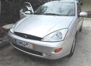 Ford Focus 1.8 TDDi van Junho/01 - à venda - Comerciais /