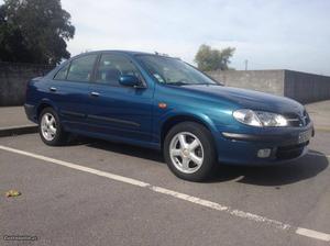 Nissan Almera 1.5i 16v QX 4p Junho/02 - à venda - Ligeiros