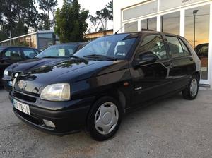 Renault Clio 1.2 Oásis D.A Maio/97 - à venda - Ligeiros