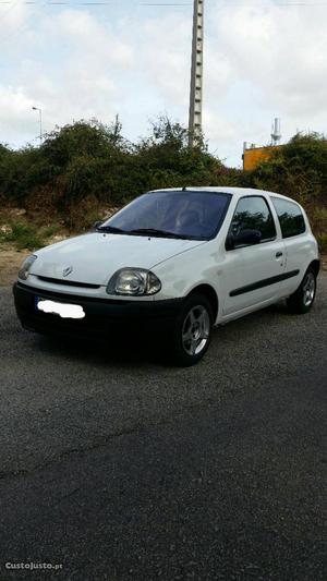 Renault Clio 1.9 diesel Novembro/01 - à venda - Comerciais