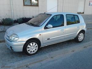 Renault Clio v Julho/00 - à venda - Ligeiros