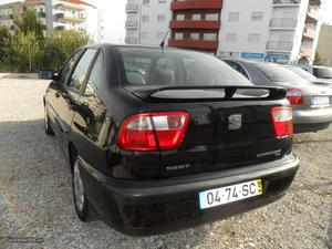 Seat Cordoba 1.9 TDI Junho/00 - à venda - Ligeiros