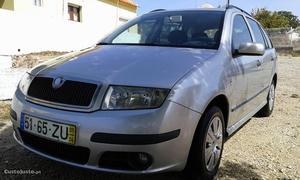 Skoda Fabia 1.4 tdi AC Abril/05 - à venda - Ligeiros