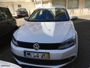 VW Jetta 1.6 TDi 5P AC Maio/11 - à venda - Ligeiros