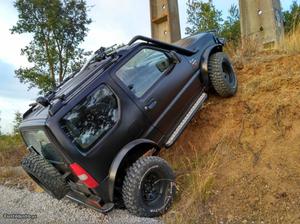 Suzuki Jimny V de 86cv Outubro/01 - à venda -