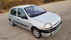 Renault Clio 1.2 RN Julho/00 - à venda - Ligeiros