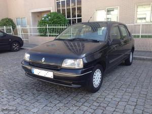 Renault Clio RT 1.2 Serie Especia Junho/91 - à venda -