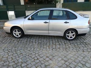 Seat Cordoba GT TDI Dezembro/95 - à venda - Ligeiros